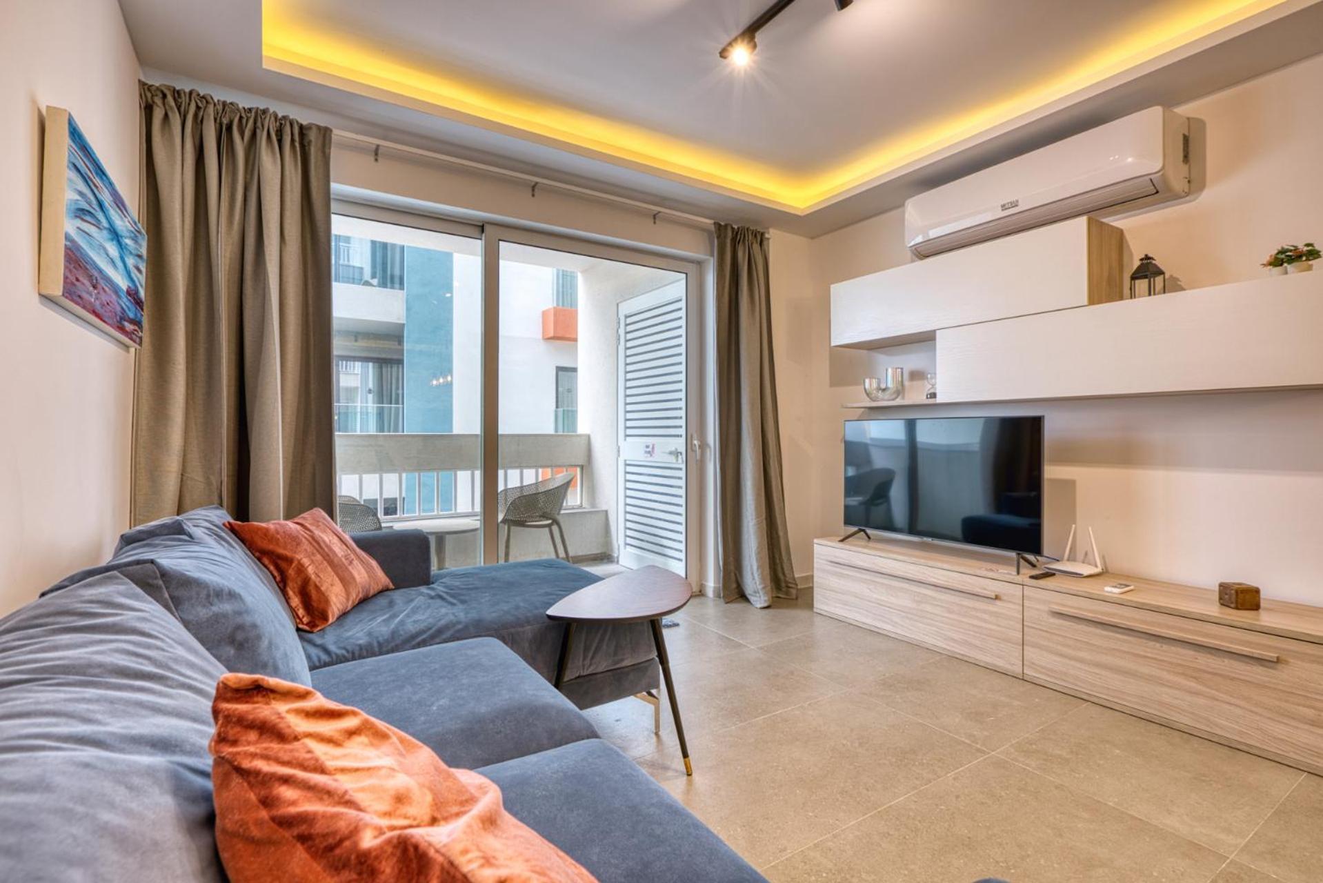 Modern 2-bedroom Near The Sea *