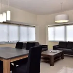 2 Bedroom Apartment - Spacious, Bright & Central - 4