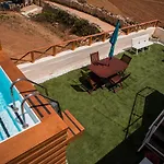 Tal-Karmnu Entire house with pool&jacuzzi