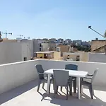 70/2- Spacious & Charming 3 Bedroom Apt In Sliema
