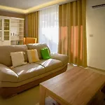 Sa10- Brand New Designer Apt With Spacious Terrace