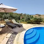 Dar Ta' Xmun - Idyllic Farmhouse With Pool, Garden, Seaview & Sunset