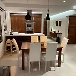 Deluxe Apartment With Pool In The Heart Of St Pauls Bay