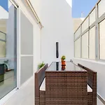 Colorful & Spacious Home With Yard - Close To Xemxija Bay