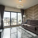 Tulip Court Penthouse Brand New-2 Min From The Sea-Central Bugibba