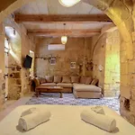 Shambala - 900 Year Old Quaint House Of Character In Victoria Gozo