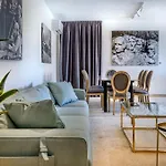 Hygge Holiday Home With Large Communal Pool And Private Hot Tub
