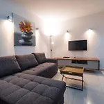 Sh6A- Qawra Prime Location 2 Bedroom Apartment
