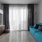 Sunny Penthouse Wterrace And Open Views