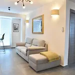 Bright & Modern 2-Bedroom, 4Th Floor Apartment In Gzira, Malta