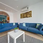 Tigne Seafront 3-Bedroom Apartment By Shortletsmalta