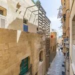 Valletta Two Bedroom Apartment Close To The Sea