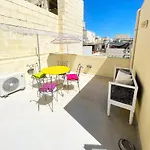 Moco, Modern Comfort In Historic City Of Senglea