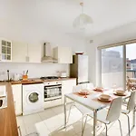 Penthouse In St Pauls-Hosted By Sweetstay