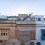 Beautiful, Typical Maltese 4Br Home With Roof Top By 360 Estates