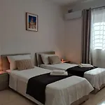 Lovely 4 Bedroom, 3 Bathroom, Maisonette With Terraces.