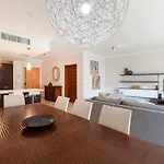 Pender Lux Complex - 3Br Unit With Private Parking By 360 Estates