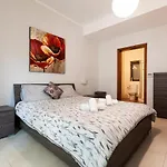 Pender Lux Complex - 3Br Unit With Private Parking By 360 Estates