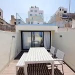 Ag2 - Sea View Stylish 2 Bedroom Apt