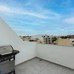 Spacious, Beautiful Central Penthouse With Bbq By 360 Estates