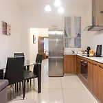 Superbly Located Cosy 2-Bedroom Apartment Valletta