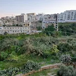 Green Oasis: Home With Breathtaking View W/Parking By 360 Estates