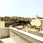 Private Bedroom With Balcony In A Shared Apartment At The Bay Of Xlendi