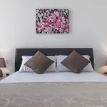 Cozy Apartment Close To The Sea 4