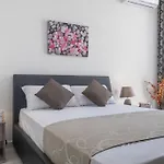 Cozy Apartment Close To The Sea 4