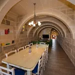 Ta' Rozi 5 Bedroom Farmhouse With Private Pool