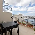 Sea View Apartment In St Paul'S Bay