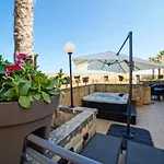 Harbour Views Duplex Maisonette With Jacuzzi Hot Tub