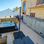 Harbour Views Duplex Maisonette With Jacuzzi Hot Tub