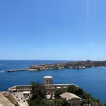 Superb 3 Bedroom Apartment In Valletta