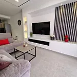 Luxury Stay At Barbara Properties -Brand New Apartment