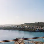 Insta Worthy Gorgeous Seaview Penthouse