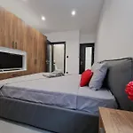 Luxury Stay At Barbara Properties -Brand New Apartment