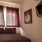 Central Two Bedroom Apartment In Bugibba