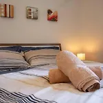 Modern Apt In The Heart Of Maltese Nightlife