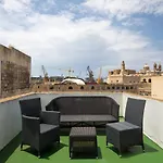 Traditional & Modern Maltese Townhouse - Rooftop Terrace And Sea Views, Close To Birgu Waterfront