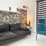Leon Apartment - Highly Modern Sliema Stay