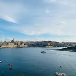 Sliema Seaview & Seafront- Apt 9, 49 Tigne Point Mansions