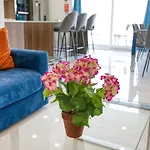 A Lovely 2Br Apt With Comfy Living Space & Balcony By 360 Estates