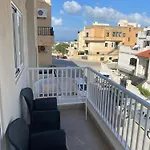 Sunshine Apartments Mellieha - Modern Three Bedroom Apartment - Apt No 2