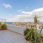Stunning - Seaview Penthouse 3-Bed + Parking