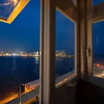 Extraordinary Views In A Holiday Home In Valletta