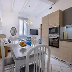 Cozy Carisma Lodging - Central, New And Independent Studio Apartment