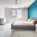 Sunset Bliss Luxury Apartment