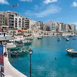 Salmar Court Holiday Apartments