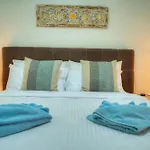 Modern, Large 3Bedroom, Spectacular Views Goslm-9
